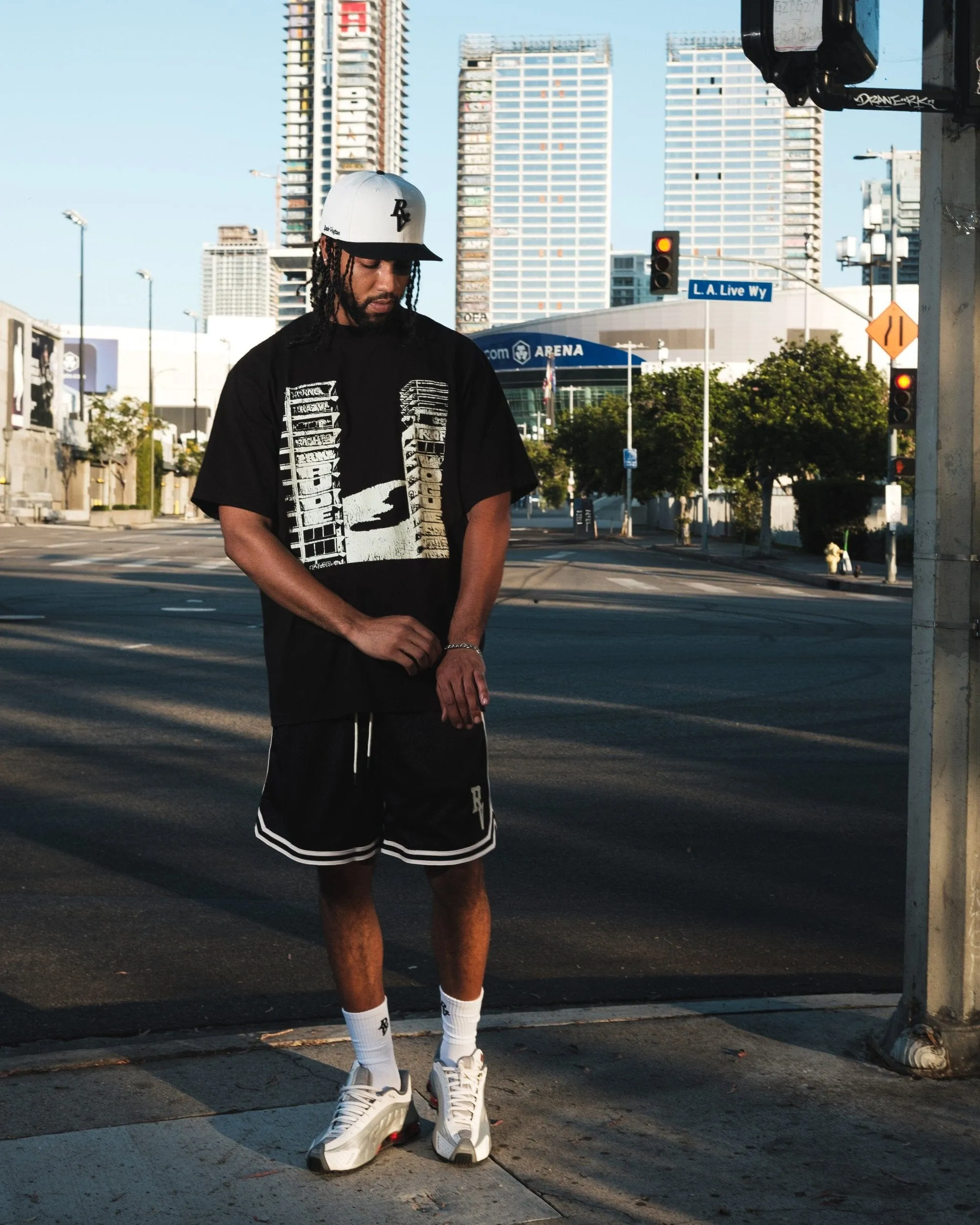 TOWERS TEE - BLACK